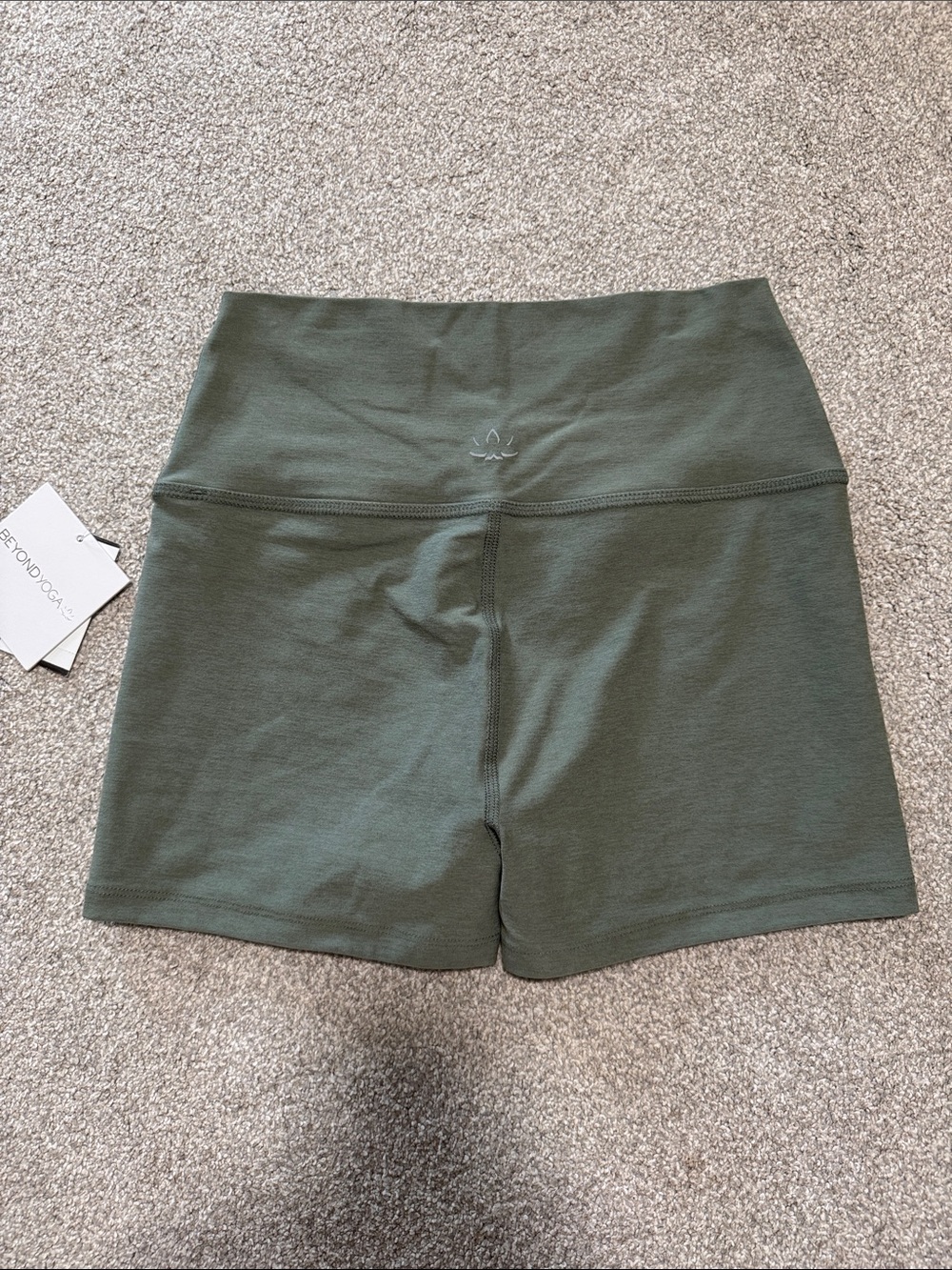 NWT Beyond Yoga Spacedye Keep Pace 3” Bike Shorts - Picture 3 of 5